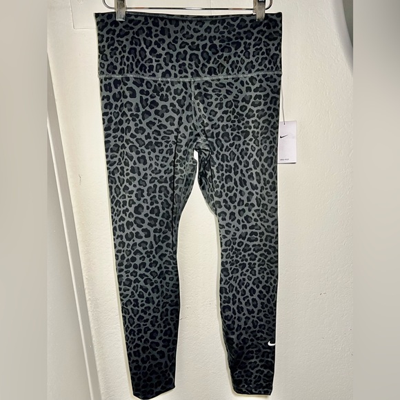 Nike Pants - NWT Dry Fit Nike Women’s Training Pants SZ L